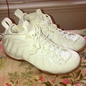 White out foamposites